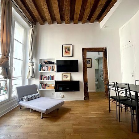 Appartement Typique Parisien Au Coeur Du Marais Exterior photo